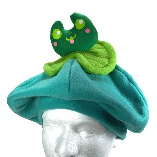 CupidoThreads-frog-hat-teal-darkgreen-front